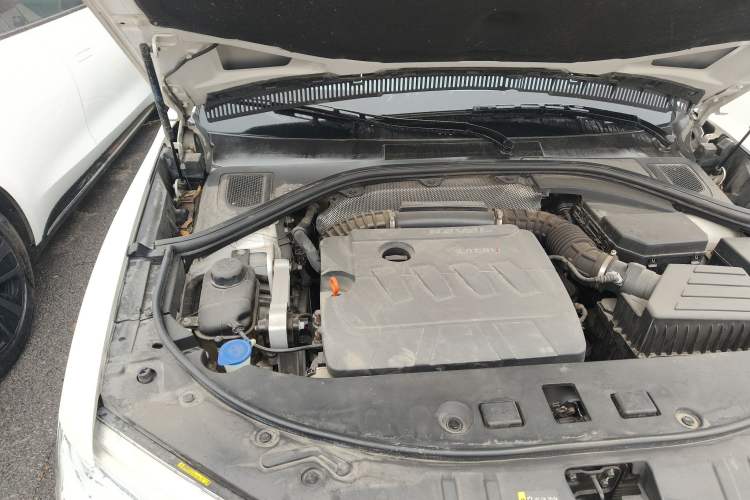 Used Haval H7 2016 Blue-Label H7 2.0T Automatic Luxury Model Engine Bay Right