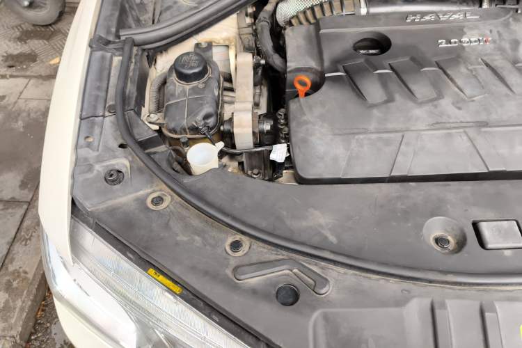 Used Haval H7 2016 Blue-Label H7 2.0T Automatic Luxury Model Engine Bay Right