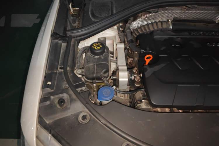 Used Haval H7 2016 Blue-Label H7 2.0T Automatic Luxury Model Engine Bay Right