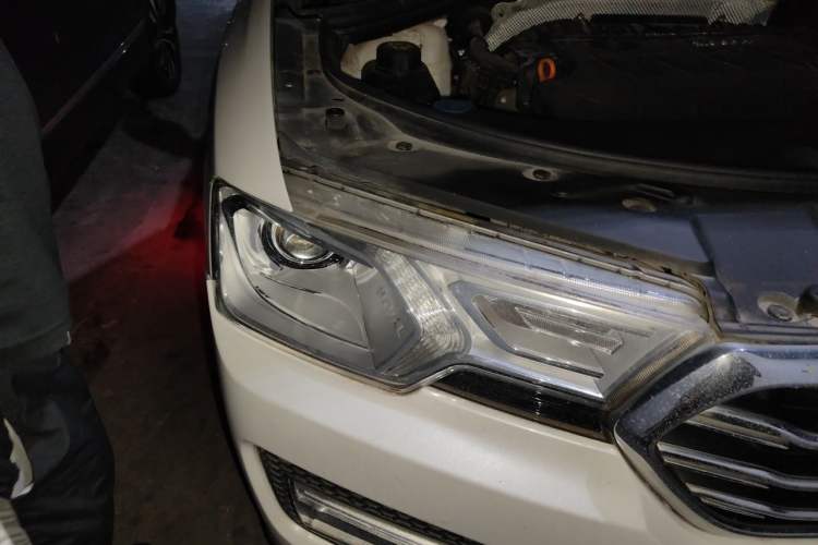 Used Haval H7 2016 Blue-Label H7 2.0T Automatic Luxury Model Engine Bay Right