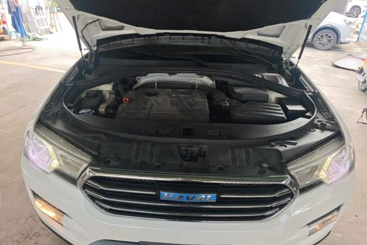 Used Haval H7 2016 Blue-Label H7 2.0T Automatic Luxury Model Engine Bay