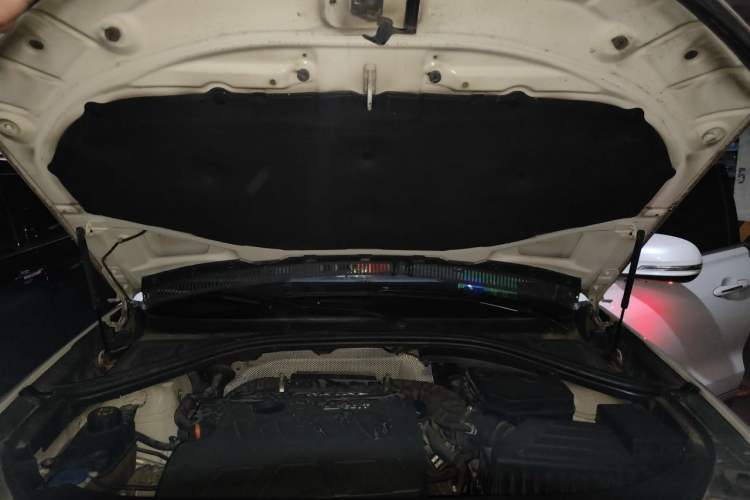 Used Haval H7 2016 Blue-Label H7 2.0T Automatic Luxury Model Engine Bay