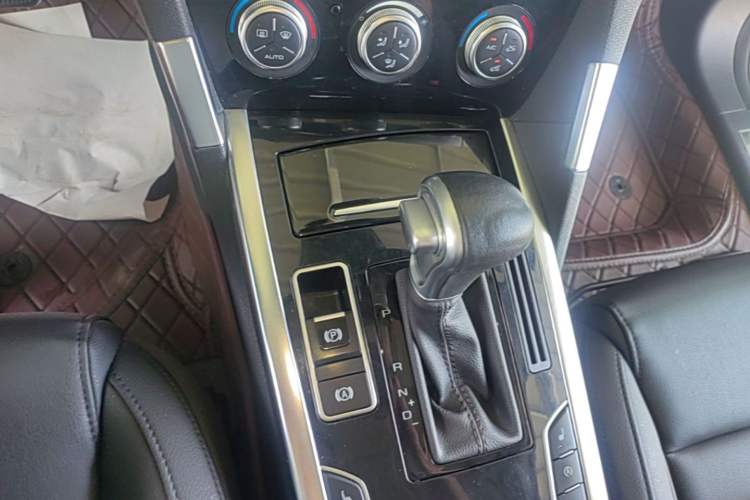 Used Haval H7 2016 Blue-Label H7 2.0T Automatic Luxury Model Gear Lever