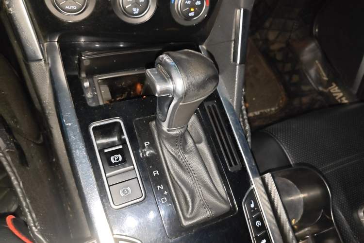 Used Haval H7 2016 Blue-Label H7 2.0T Automatic Luxury Model Gear Lever