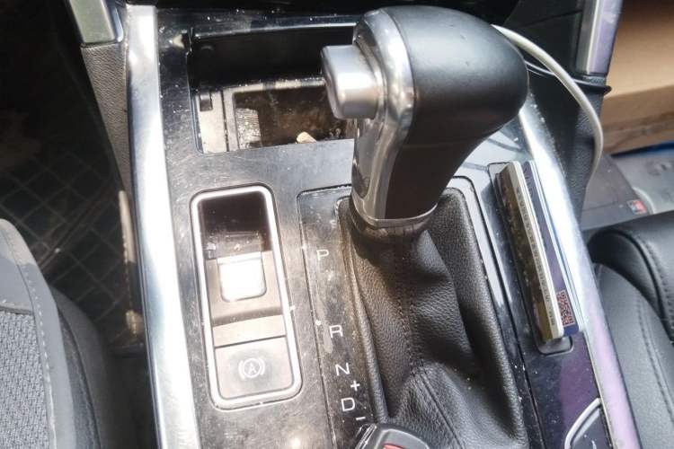 Used Haval H7 2016 Blue-Label H7 2.0T Automatic Luxury Model Gear Lever
