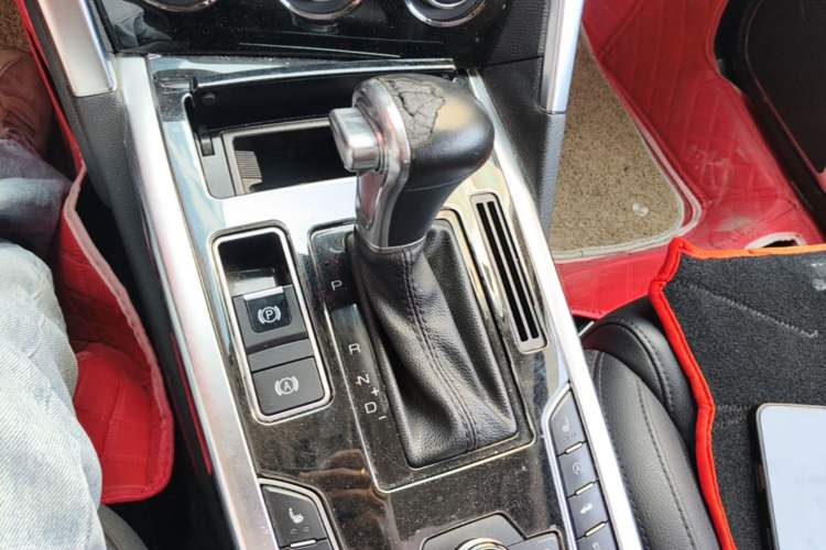 Used Haval H7 2016 Blue-Label H7 2.0T Automatic Luxury Model Gear Lever
