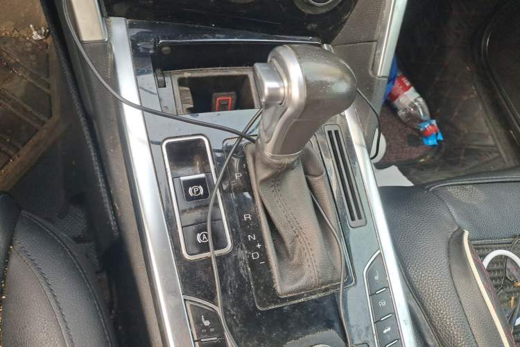 Used Haval H7 2016 Blue-Label H7 2.0T Automatic Luxury Model Gear Lever