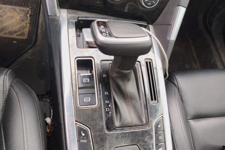 Used Haval H7 2016 Blue-Label H7 2.0T Automatic Luxury Model Gear Lever