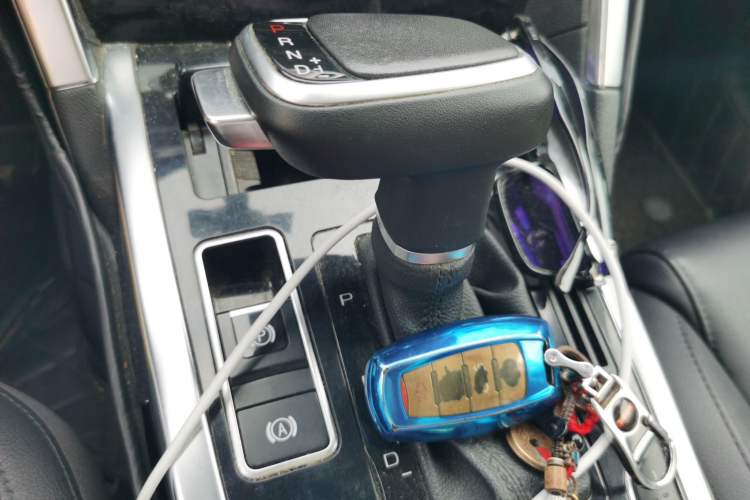 Used Haval H7 2016 Blue-Label H7 2.0T Automatic Luxury Model Gear Lever