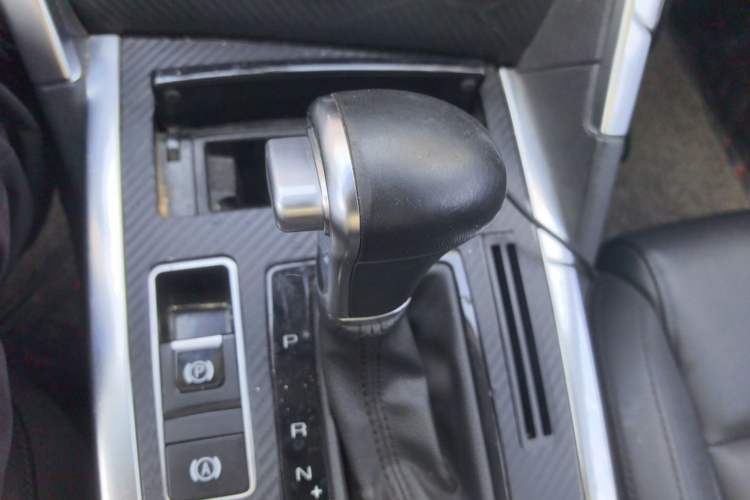 Used Haval H7 2016 Blue-Label H7 2.0T Automatic Luxury Model Gear Lever