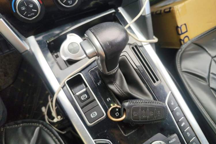 Used Haval H7 2016 Blue-Label H7 2.0T Automatic Luxury Model Gear Lever