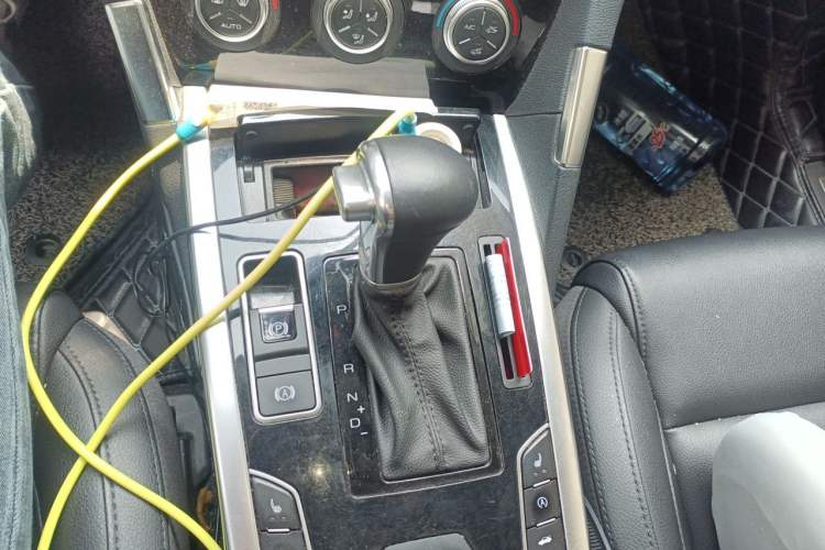 Used Haval H7 2016 Blue-Label H7 2.0T Automatic Luxury Model Gear Lever