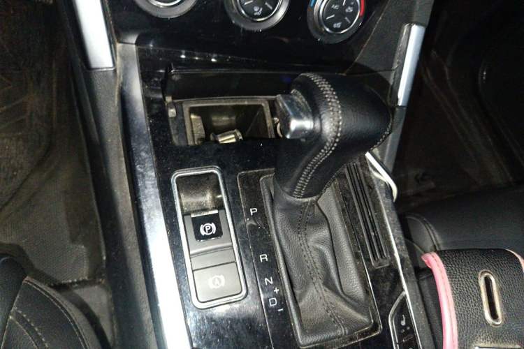 Used Haval H7 2016 Blue-Label H7 2.0T Automatic Luxury Model Gear Lever