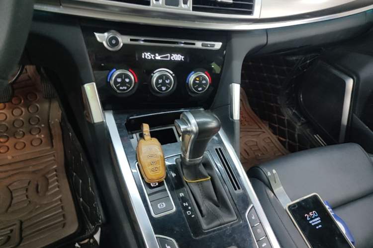 Used Haval H7 2016 Blue-Label H7 2.0T Automatic Luxury Model Gear Lever