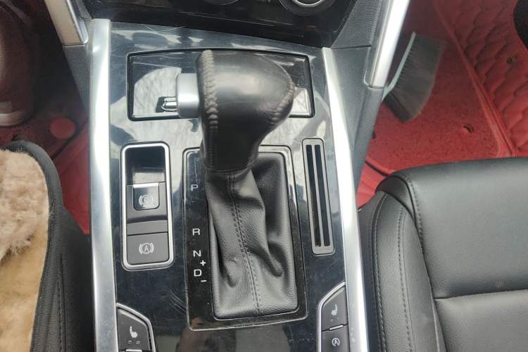 Used Haval H7 2016 Blue-Label H7 2.0T Automatic Luxury Model Gear Lever