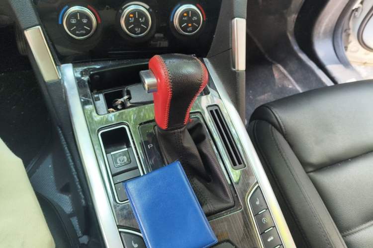 Used Haval H7 2016 Blue-Label H7 2.0T Automatic Luxury Model Gear Lever