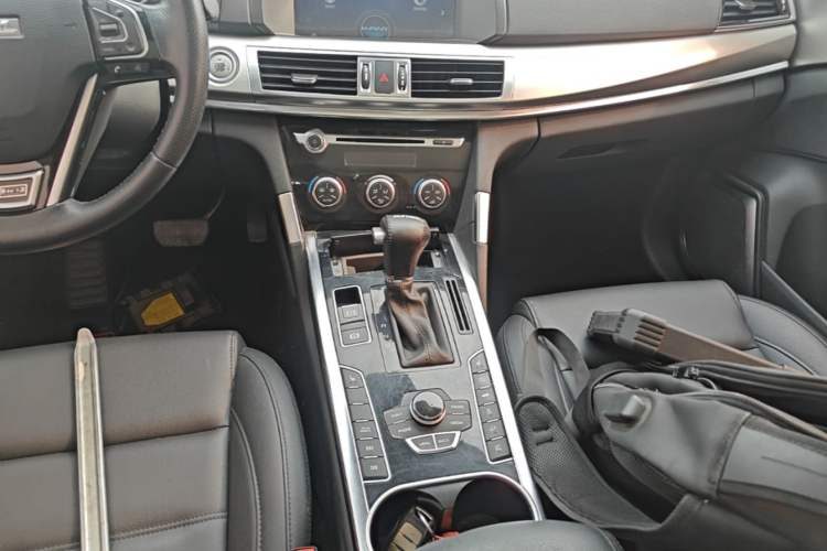 Used Haval H7 2016 Blue-Label H7 2.0T Automatic Luxury Model Gear Lever