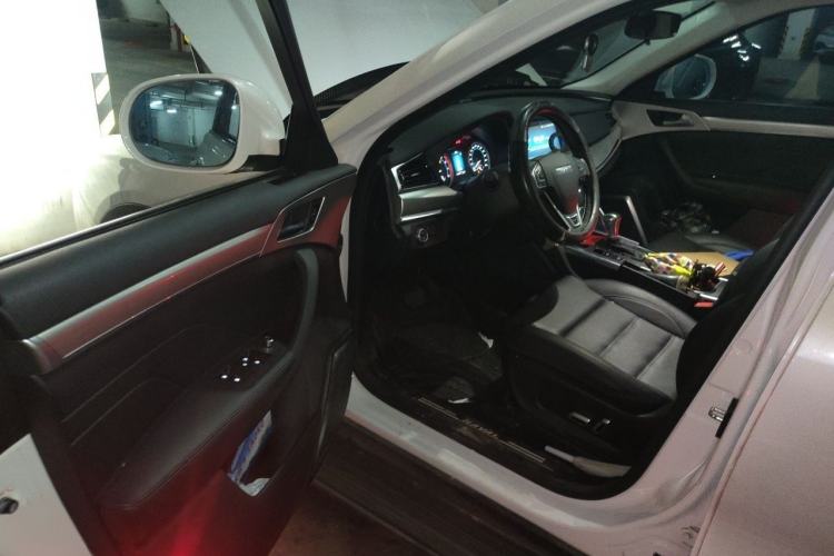 Used Haval H7 2016 Blue-Label H7 2.0T Automatic Elite Model Interior 3