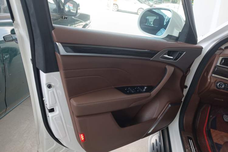 Used Haval H7 2016 Blue-Label H7 2.0T Automatic Luxury Model Interior 7