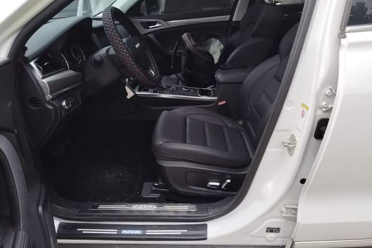 Used Haval H7 2016 Blue-Label H7 2.0T Automatic Elite Model Left Front Seat