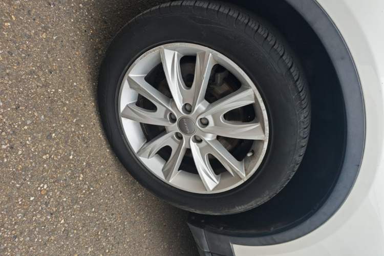 Used Haval H7 2016 Blue-Label H7 2.0T Automatic Luxury Model Left Front Wheel Hub