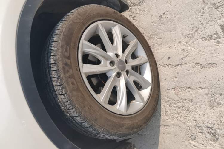Used Haval H7 2016 Blue-Label H7 2.0T Automatic Luxury Model Left Front Wheel Hub