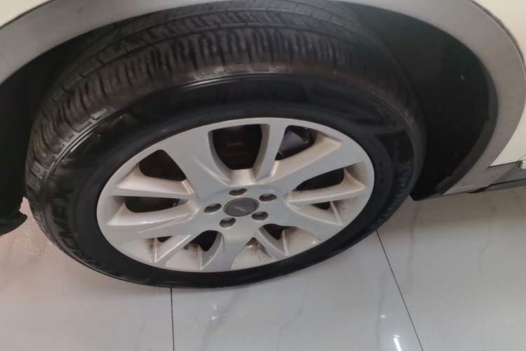 Used Haval H7 2016 Blue-Label H7 2.0T Automatic Elite Model Left Front Wheel Hub