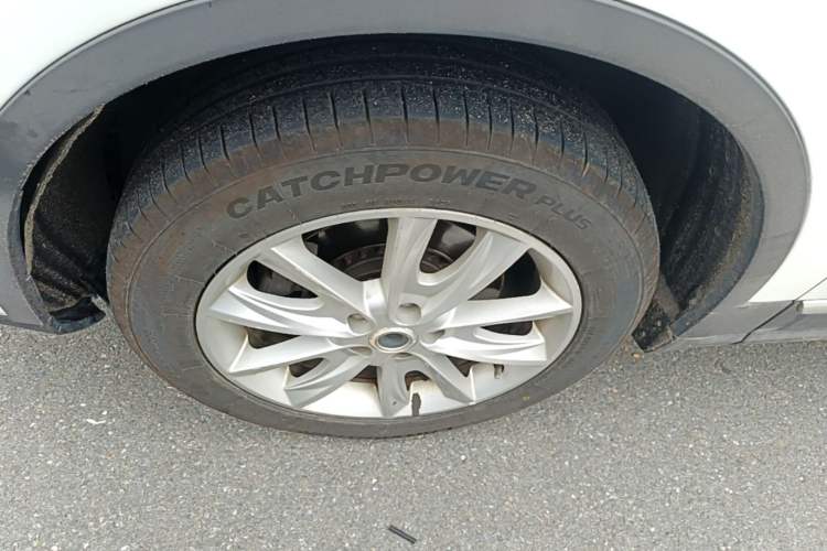 Used Haval H7 2016 Blue-Label H7 2.0T Automatic Elite Model Left Front Wheel Hub