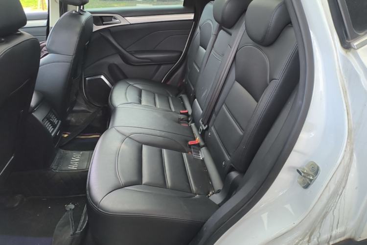 Used Haval H7 2016 Blue-Label H7 2.0T Automatic Elite Model Left Rear Seat