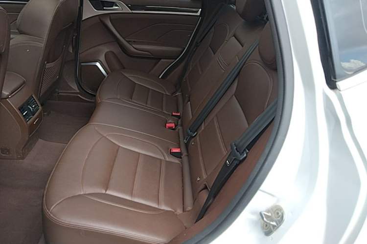 Used Haval H7 2016 Blue-Label H7 2.0T Automatic Elite Model Left Rear Seat