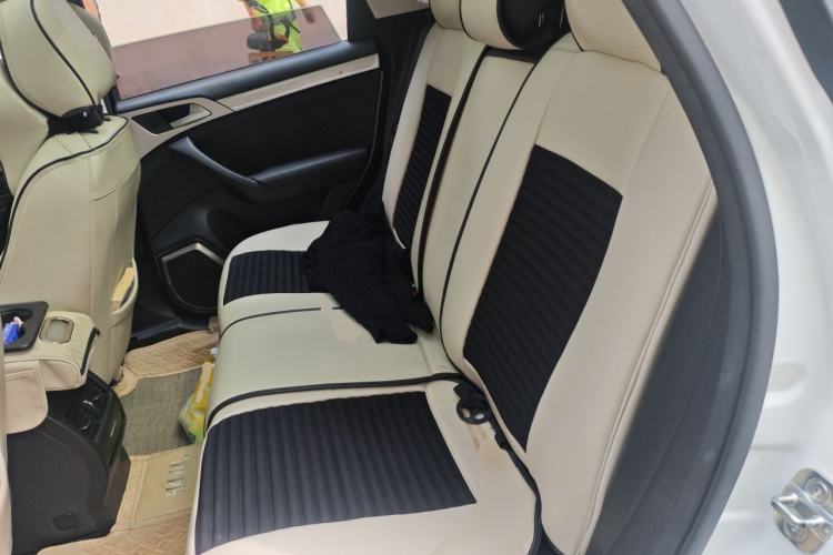 Used Haval H7 2016 Blue-Label H7 2.0T Automatic Luxury Model Left Rear Seat