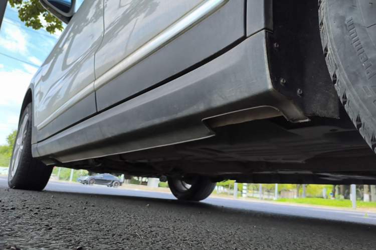 Used Haval H7 2016 Blue-Label H7 2.0T Automatic Elite Model Left Side Sill