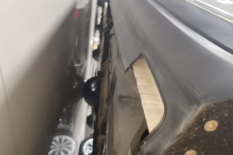 Used Haval H7 2016 Blue-Label H7 2.0T Automatic Luxury Model Left Side Sill