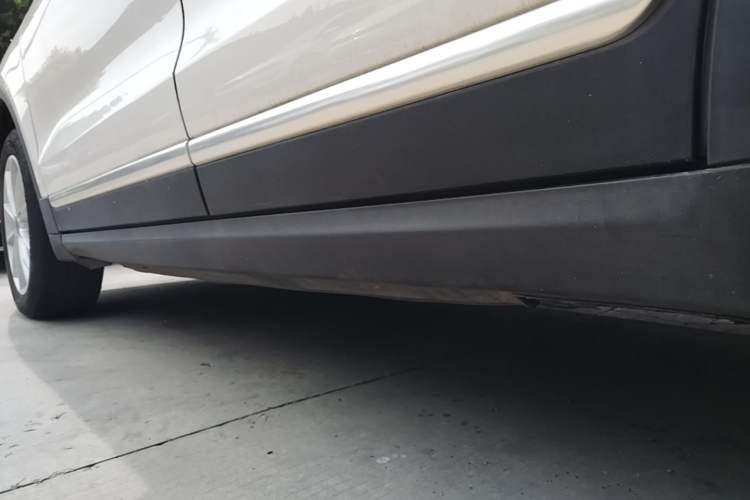 Used Haval H7 2016 Blue-Label H7 2.0T Automatic Elite Model Left Side Sill