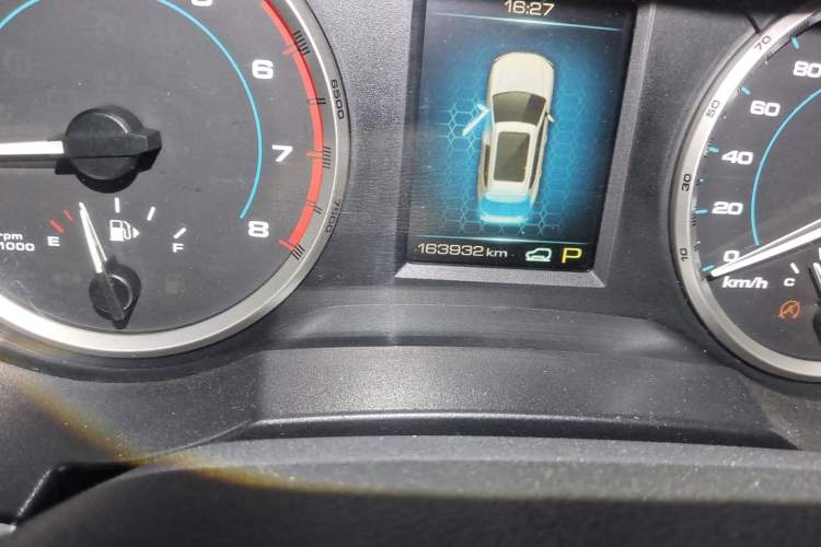 Used Haval H7 2016 Blue-Label H7 2.0T Automatic Elite Model Odometer Close Up