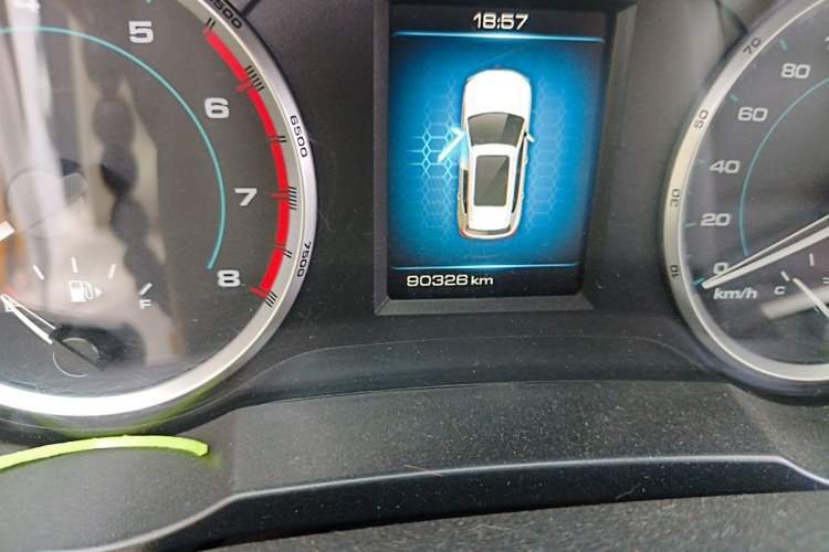 Used Haval H7 2016 Blue-Label H7 2.0T Automatic Elite Model Odometer Close Up
