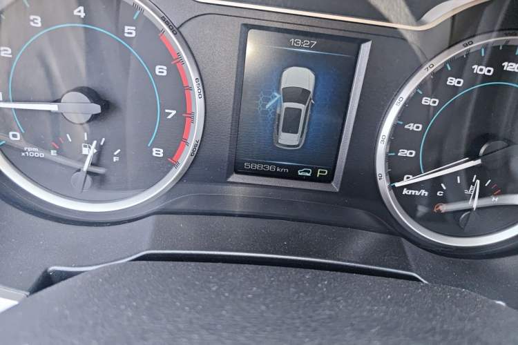Used Haval H7 2016 Blue-Label H7 2.0T Automatic Elite Model Odometer Close Up