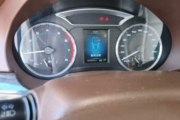 Used Haval H7 2016 Blue-Label H7 2.0T Automatic Elite Model Odometer Close Up