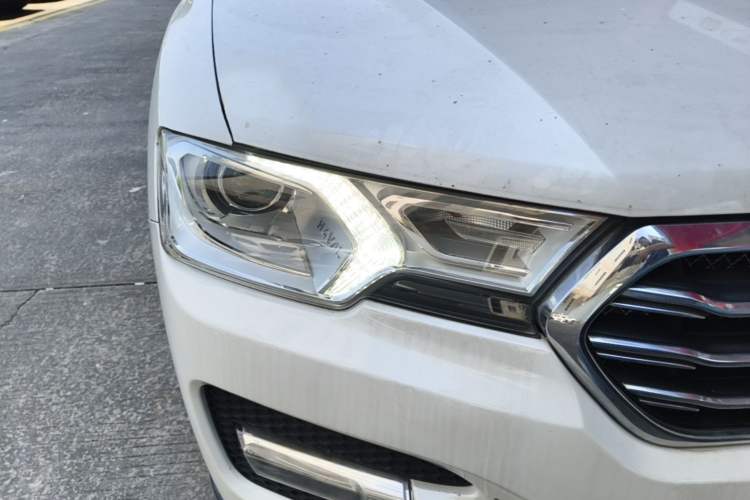 Used Haval H7 2016 Blue-Label H7 2.0T Automatic Luxury Model Right Front Headlight