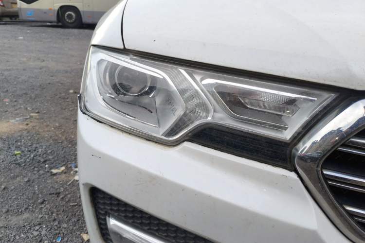 Used Haval H7 2016 Blue-Label H7 2.0T Automatic Luxury Model Right Front Headlight