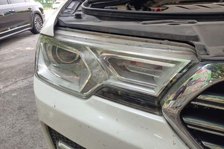 Used Haval H7 2016 Blue-Label H7 2.0T Automatic Luxury Model Right Front Headlight