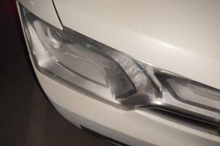 Used Haval H7 2016 Blue Label H7 2.0T Automatic Comfort Model Right Front Headlight