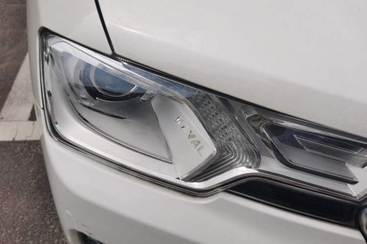 Used Haval H7 2016 Blue-Label H7 2.0T Automatic Luxury Model Right Front Headlight