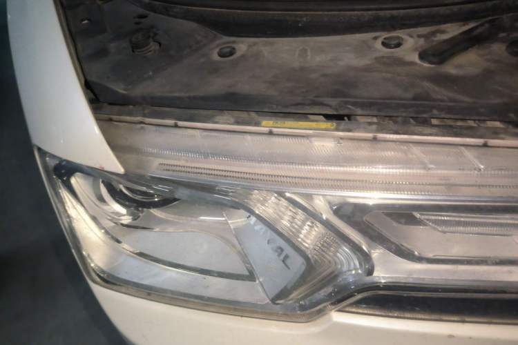 Used Haval H7 2016 Blue-Label H7 2.0T Automatic Luxury Model Right Front Headlight