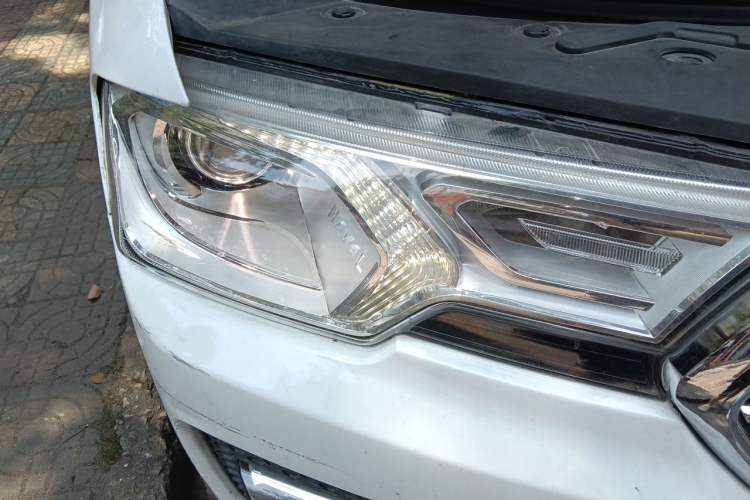 Used Haval H7 2016 Blue-Label H7 2.0T Automatic Luxury Model Right Front Headlight