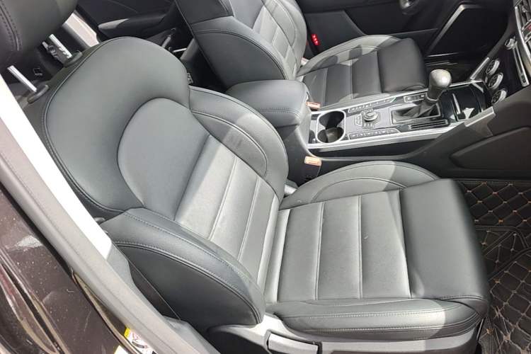 Used Haval H7 2016 Blue-Label H7 2.0T Automatic Elite Model Right Front Seat