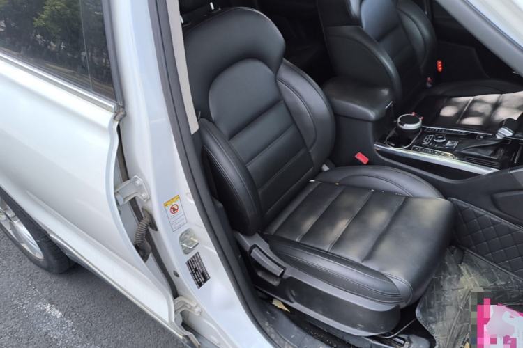 Used Haval H7 2016 Blue-Label H7 2.0T Automatic Elite Model Right Front Seat
