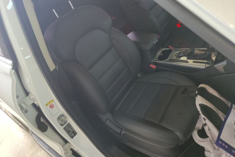 Used Haval H7 2016 Blue-Label H7 2.0T Automatic Elite Model Right Front Seat