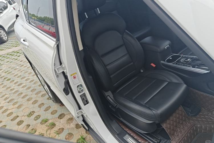 Used Haval H7 2016 Blue-Label H7 2.0T Automatic Elite Model Right Front Seat
