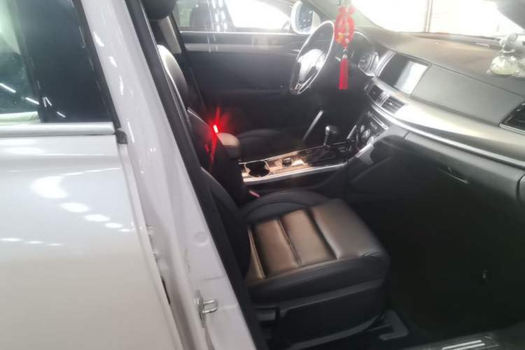 Used Haval H7 2016 Blue-Label H7 2.0T Automatic Elite Model Right Front Seat